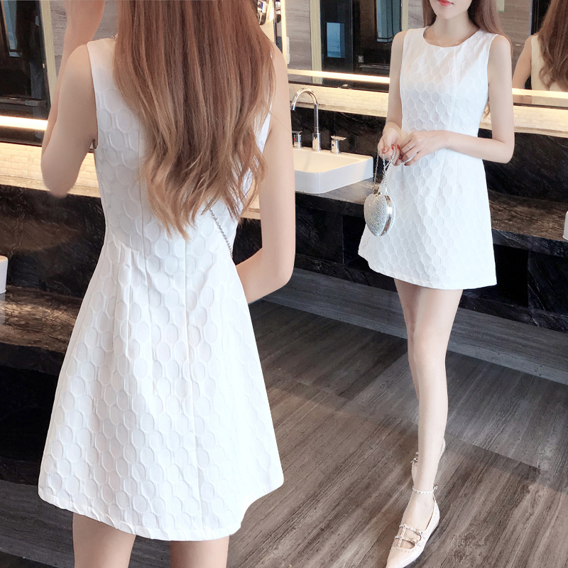 2020夏季新款白色无袖连衣裙女小个子气质显瘦遮肚a字背心裙短款