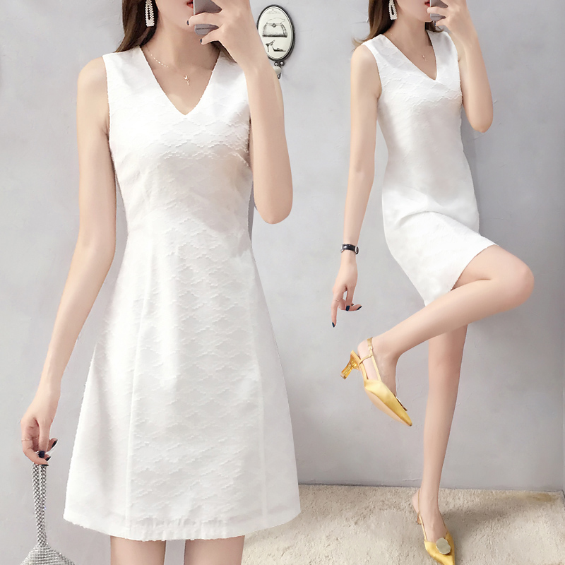 小个子白色连衣裙秋冬2020女新款V领背心裙无袖气质修身显瘦裙子