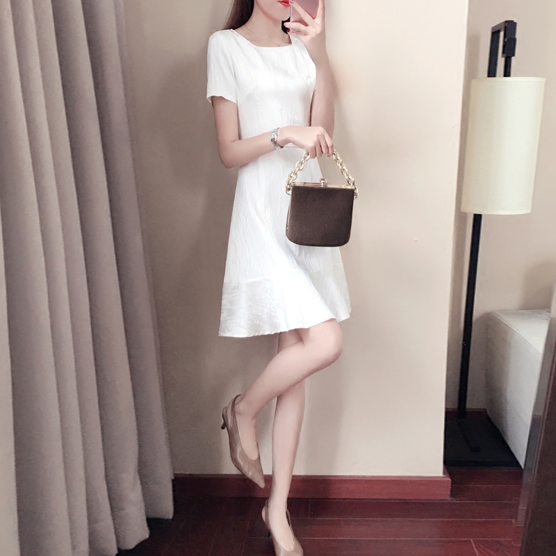 连衣裙女夏2019新款白色裙子名媛短袖显瘦鱼尾修身时尚气质中长款